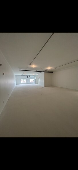 More Photos Of 5075 E University Ave, Pleasant Hill Loft Creative Space For Lease