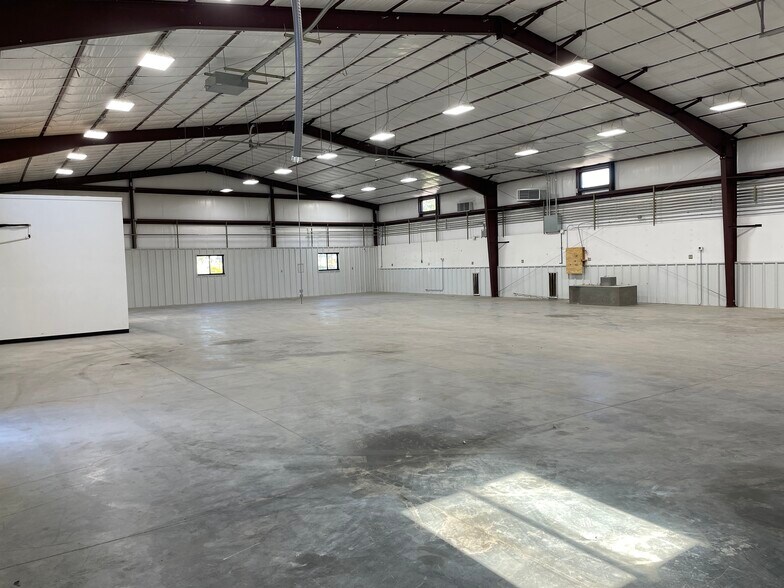 More Photos Of 813 Joe Black Rd, Williamston Warehouse For Lease