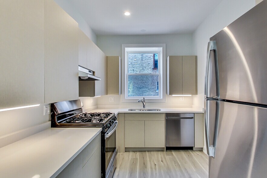 More Photos Of , Chicago Multifamily For Sale