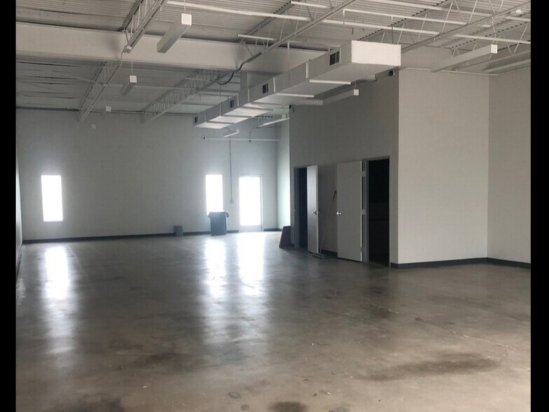 More Photos Of 2529 Weisenberger St, Fort Worth General Retail For Sale