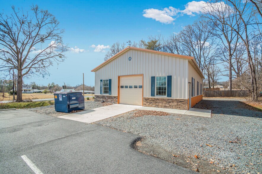 More Photos Of 7180 Opal Rd, Warrenton Office For Sale