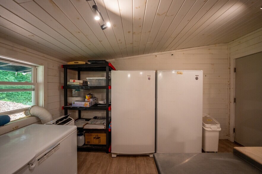 More Photos Of 53470 NY-30 Hwy, Roxbury Flex For Sale