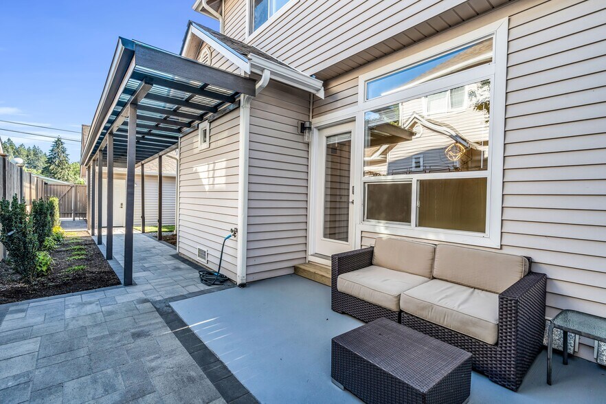 More Photos Of 441 NE Alder St, Issaquah Multifamily For Sale