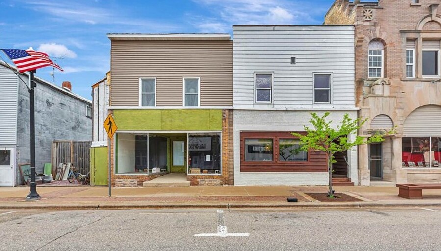 More Photos Of 114 E Main St, Weyauwega Storefront Retail Residential For Sale