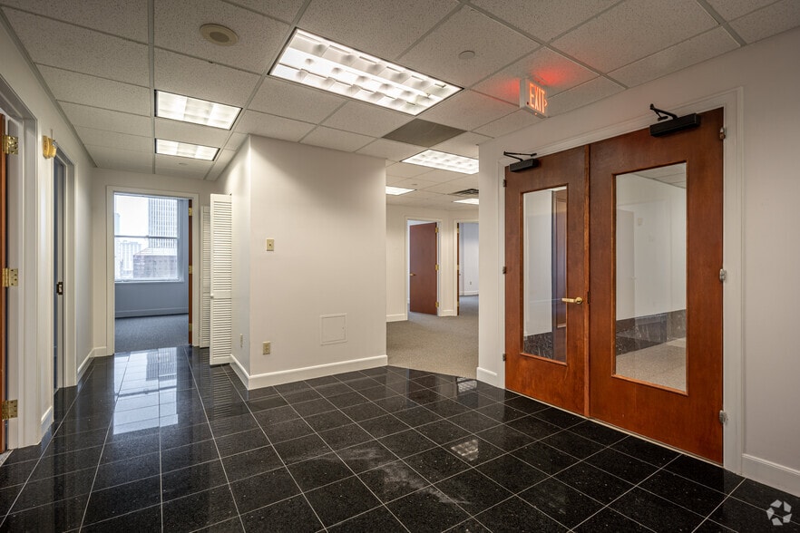 Photo of 9th Floor Ste 953