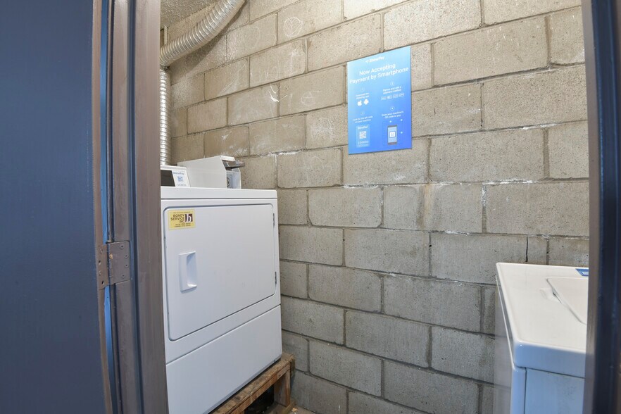 More Photos Of 320 N Belmont St, Glendale Apartments For Sale