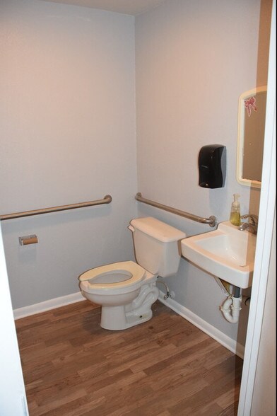 More Photos Of 118 Pasadena Pl, Orlando Office Residential For Lease