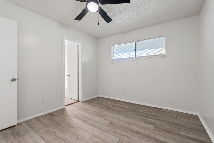 More Photos Of 341 E Loula St, Olathe Apartments For Sale