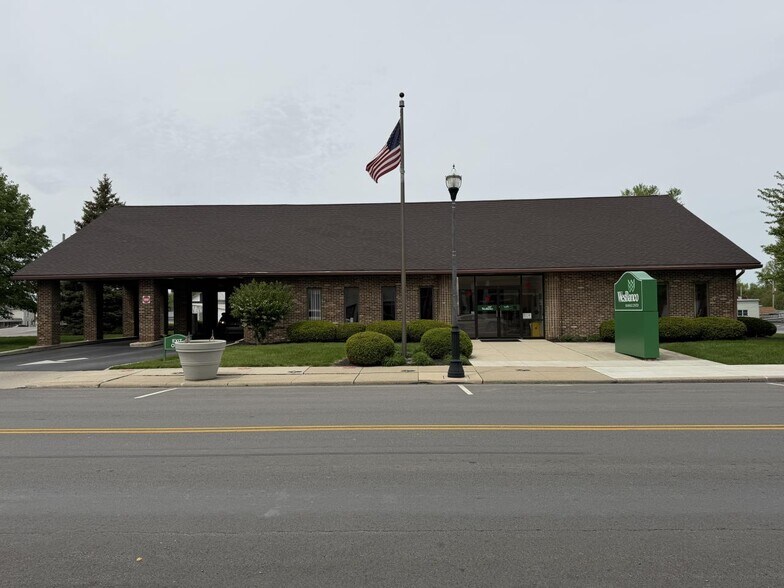 Primary Photo Of 124 E Main St, McComb Bank For Sale