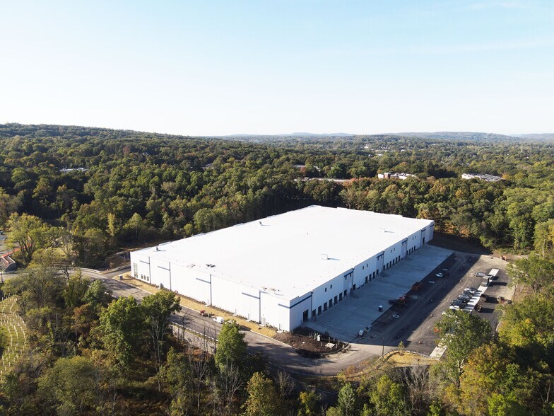 More Photos Of 25 Old Mill Rd, Suffern Unknown For Lease