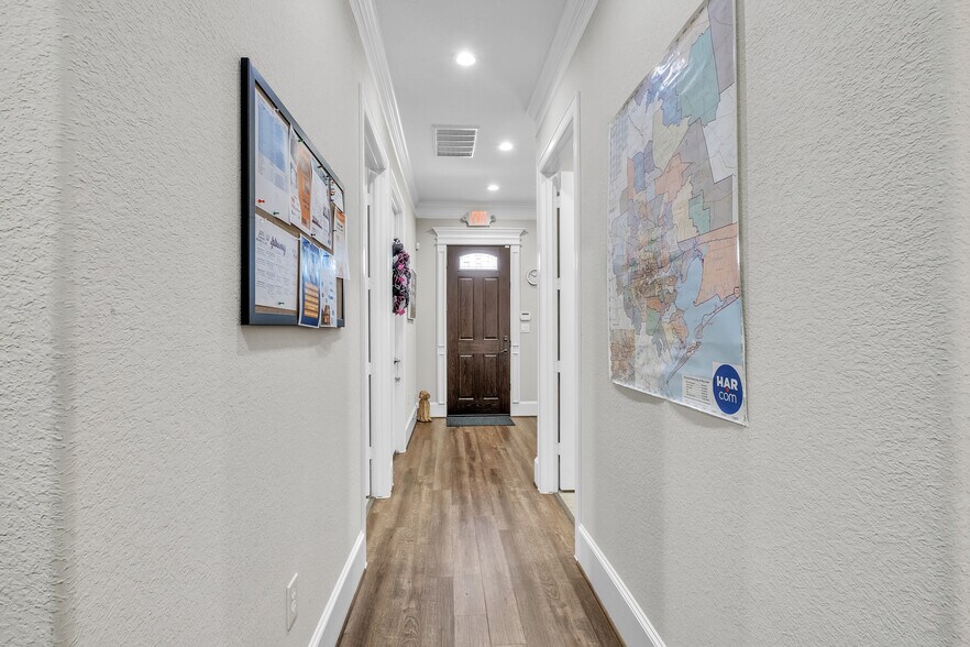 More Photos Of 12262 Queenston Blvd, Houston Unknown For Lease