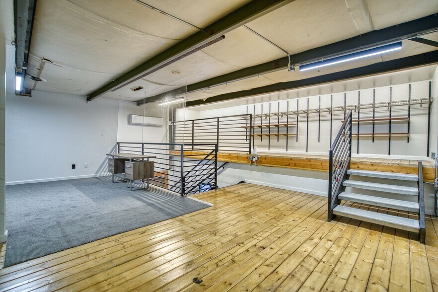 More Photos Of 851 E Hwy 224, Denver Warehouse For Sale