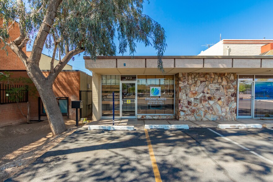 More Photos Of 9212 N Central Ave, Phoenix General Retail For Lease