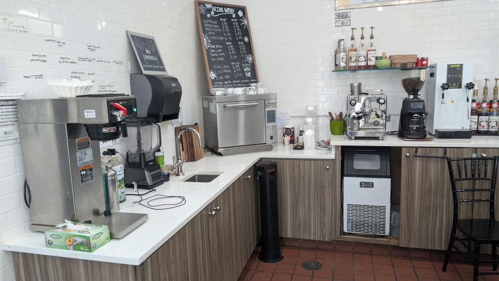 More Photos Of 5742-5744 N Milwaukee Ave, Chicago Storefront Retail Residential For Lease