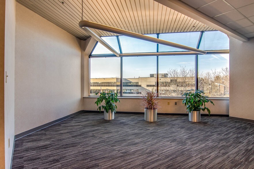 More Photos Of 5242 S College Dr, Salt Lake City Office For Lease