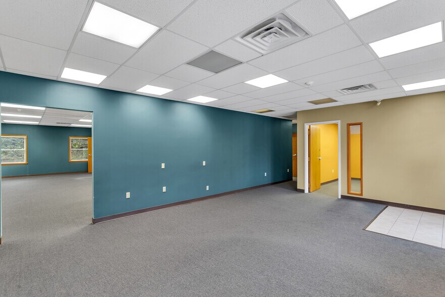 More Photos Of 50 Seco Rd, Monroeville Office For Sale