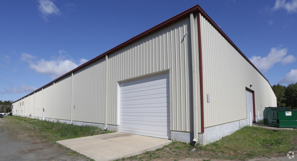 More Photos Of 16517 Bull Church Rd, Woodford Warehouse For Lease