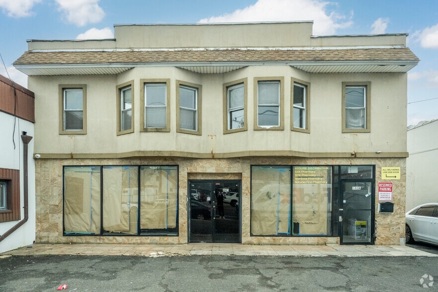 More Photos Of 440 W Merrick Rd, Valley Stream Storefront Retail Office For Sale