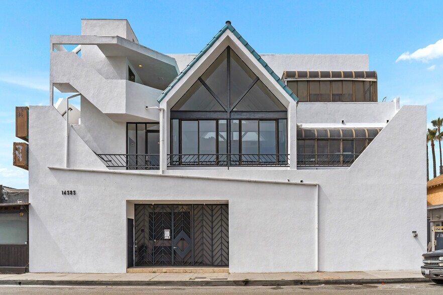 Primary Photo Of 16585 Pacific Coast Hwy, Sunset Beach Office For Sale