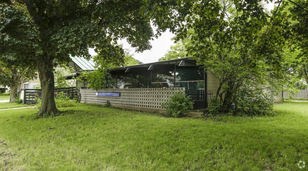 More Photos Of 6830 W Villard Ave, Milwaukee Office For Sale