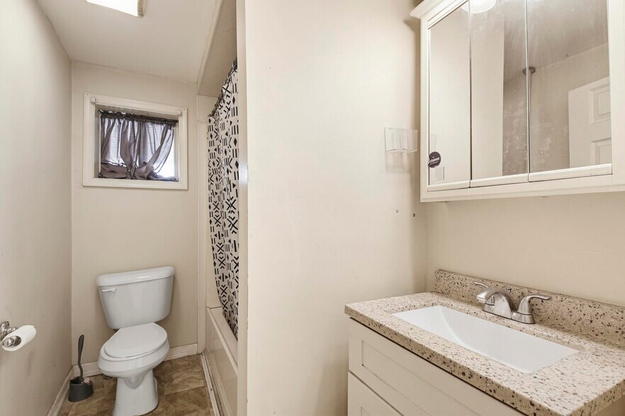 More Photos Of 467 Northampton st, Kingston Multifamily For Sale