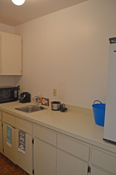 More Photos Of 4416 S US 301, Bushnell Medical For Sale