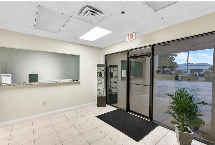 More Photos Of 2453 Orlando Central Pky, Orlando Office For Sale