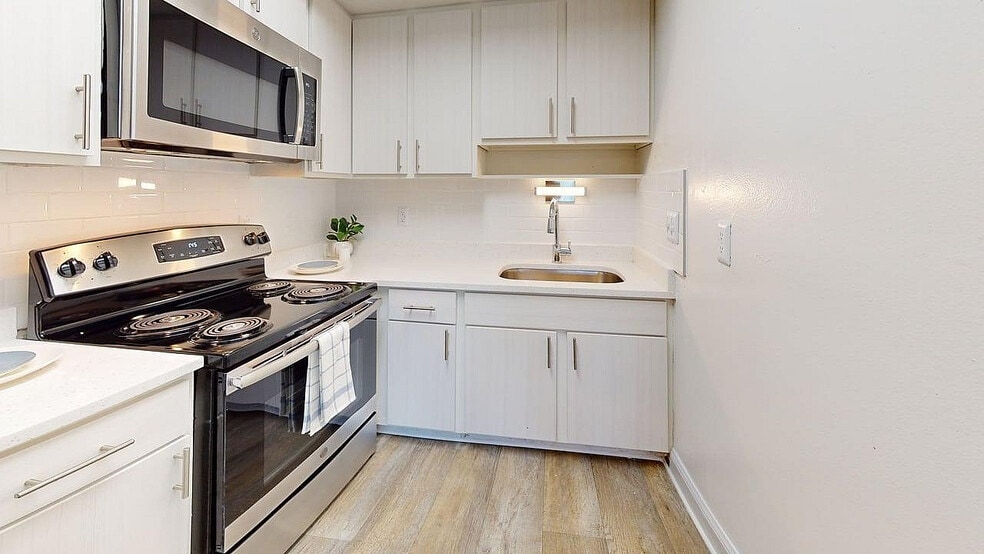 More Photos Of 120 47th Ave N, Saint Petersburg Apartments For Sale