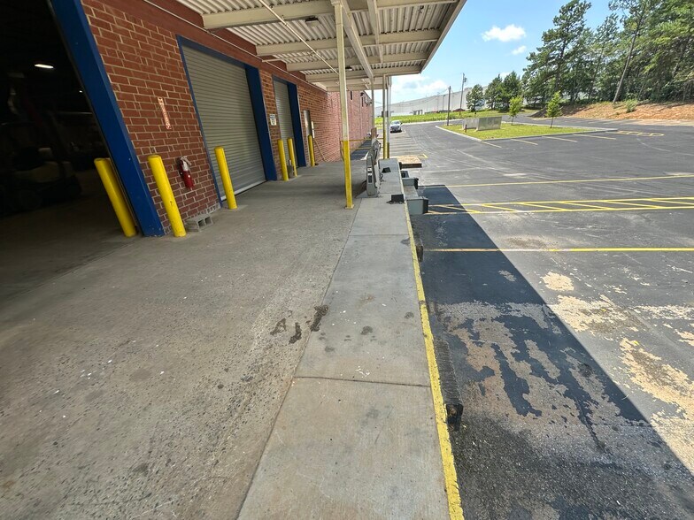 More Photos Of 119 Metrolina Dr, Shelby Manufacturing For Sale