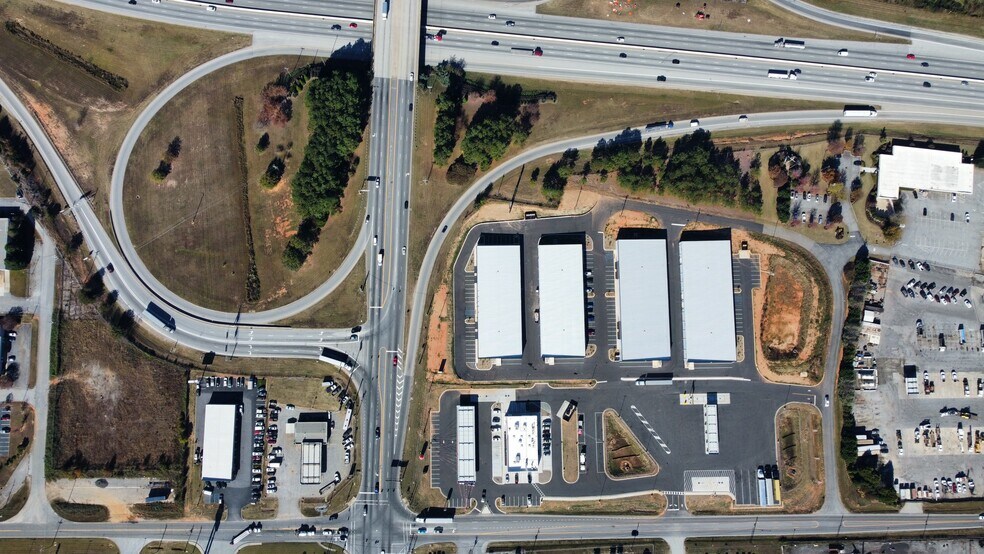 More Photos Of 252 Plemmons Rd, Duncan Unknown For Lease