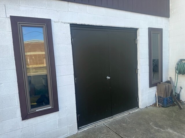 More Photos Of 232 Front St, Berea Freestanding For Sale