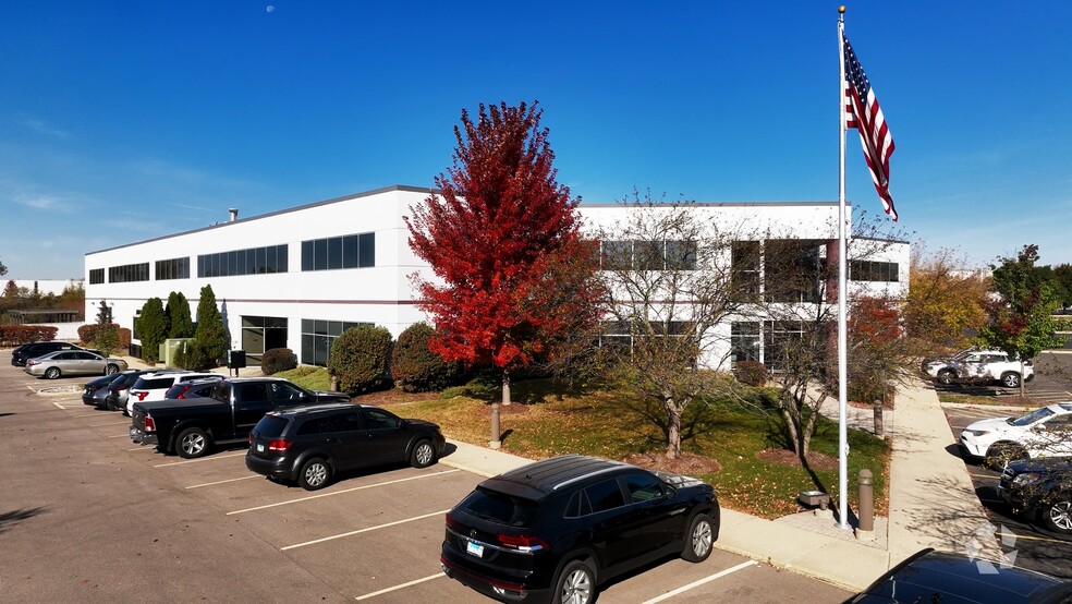 Primary Photo Of 1391 Corporate Dr, Mchenry Office For Sale