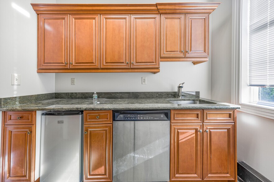 More Photos Of 1451 State Route 34, Wall Township Office For Lease