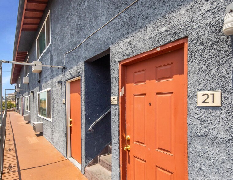 More Photos Of 2202-2208 Michigan Ave, Los Angeles Apartments For Sale