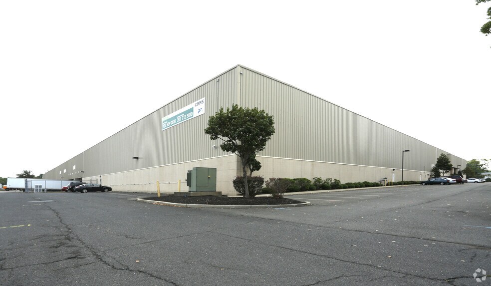 More Photos Of 1500 Rahway Ave, Avenel Distribution For Lease