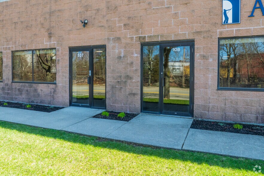 More Photos Of 1 Presidential Way, Woburn Light Distribution For Lease