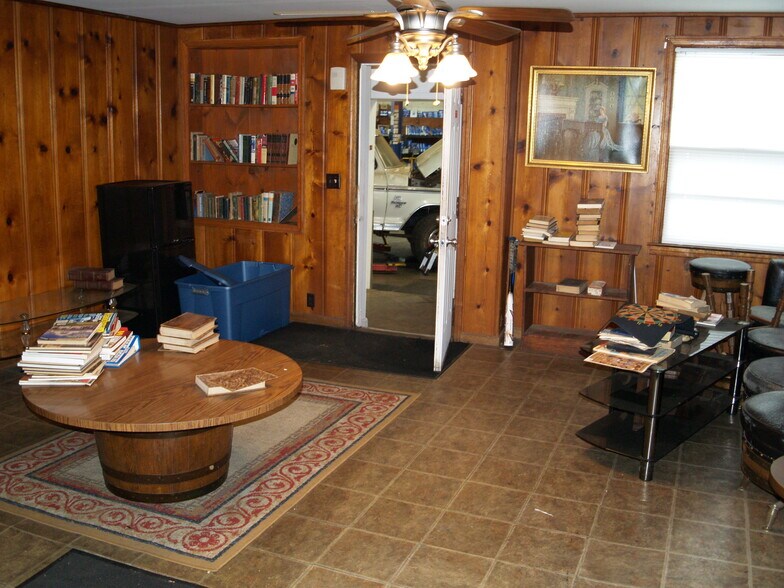 More Photos Of 760 Ledford St SE, Smyrna Warehouse For Sale