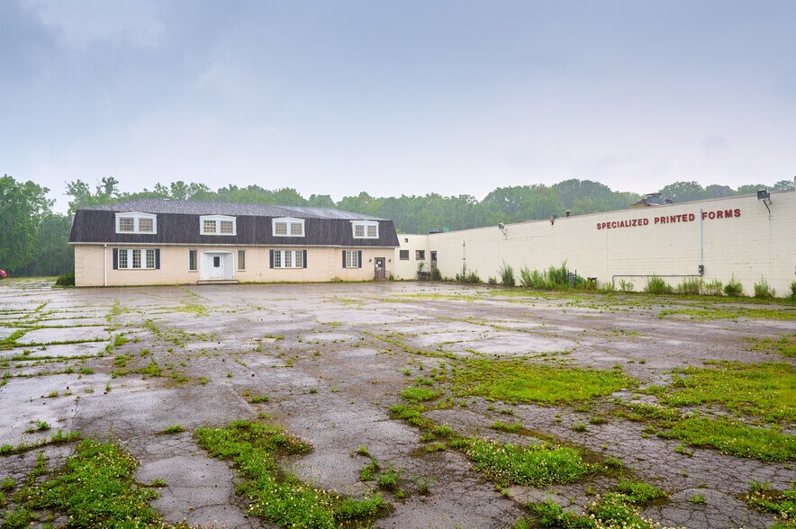 More Photos Of 352 Center St, Caledonia Manufacturing For Sale