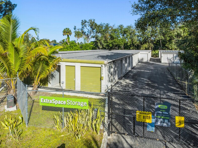 More Photos Of 4870 20th St, Vero Beach Self Storage For Sale