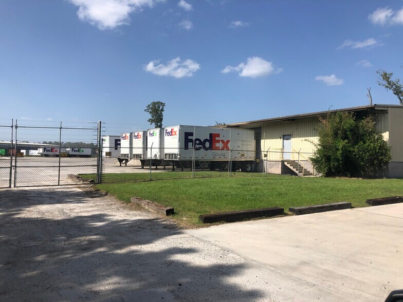 More Photos Of 425 Telfair Rd, Savannah Truck Terminal For Lease