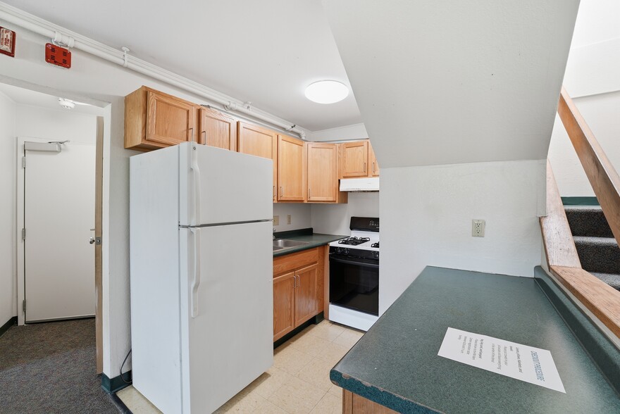More Photos Of 893 West St, Amherst Schools For Sale