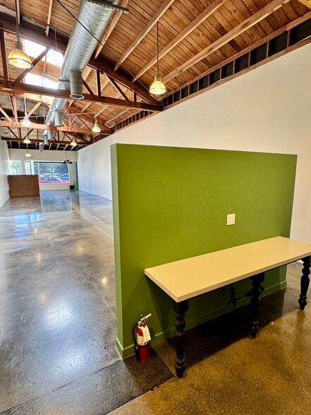 More Photos Of 333 Main St, El Segundo Storefront For Lease