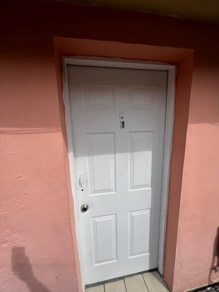 More Photos Of 77 Northwest Blvd, Miami Multifamily For Sale