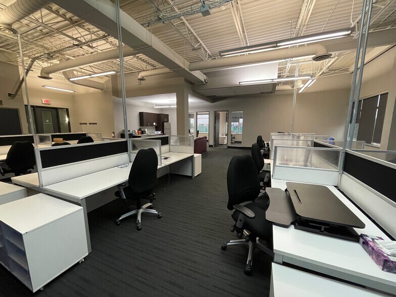 More Photos Of 219 Labrador Dr, Waterloo Office For Lease