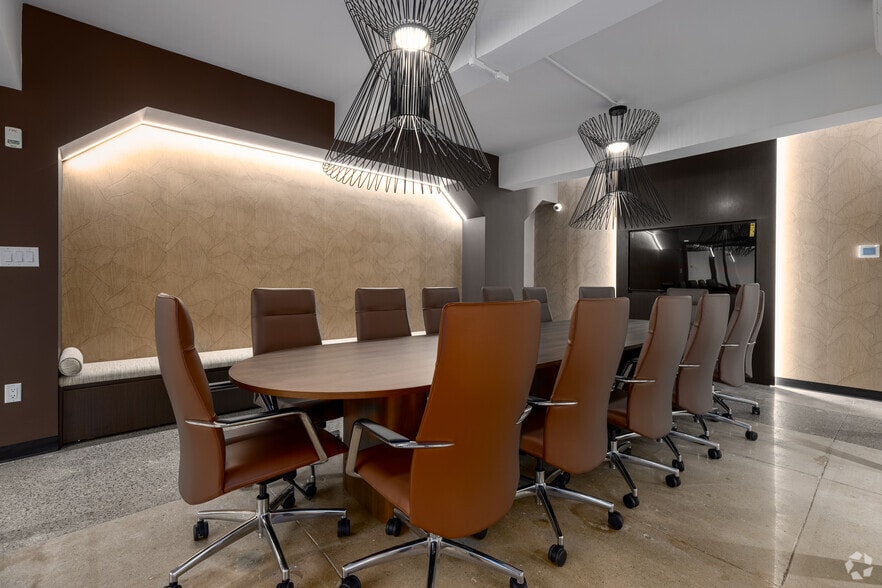 More Photos Of 225 Broadway, New York Office For Lease