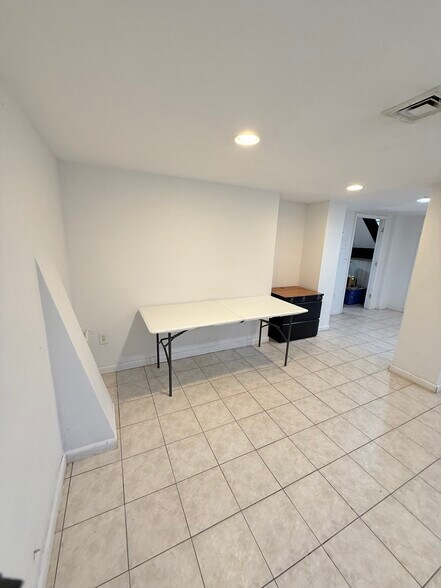 More Photos Of 1013-1015 Park Ave, Plainfield Apartments For Lease