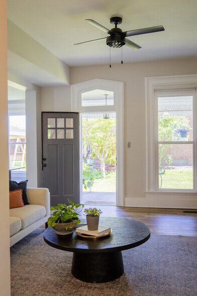 More Photos Of 324 W North St, Lebanon Specialty For Sale