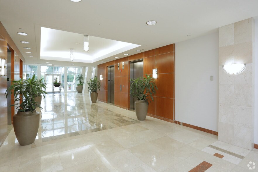 More Photos Of 2400 N Commerce Pky, Weston Unknown For Lease