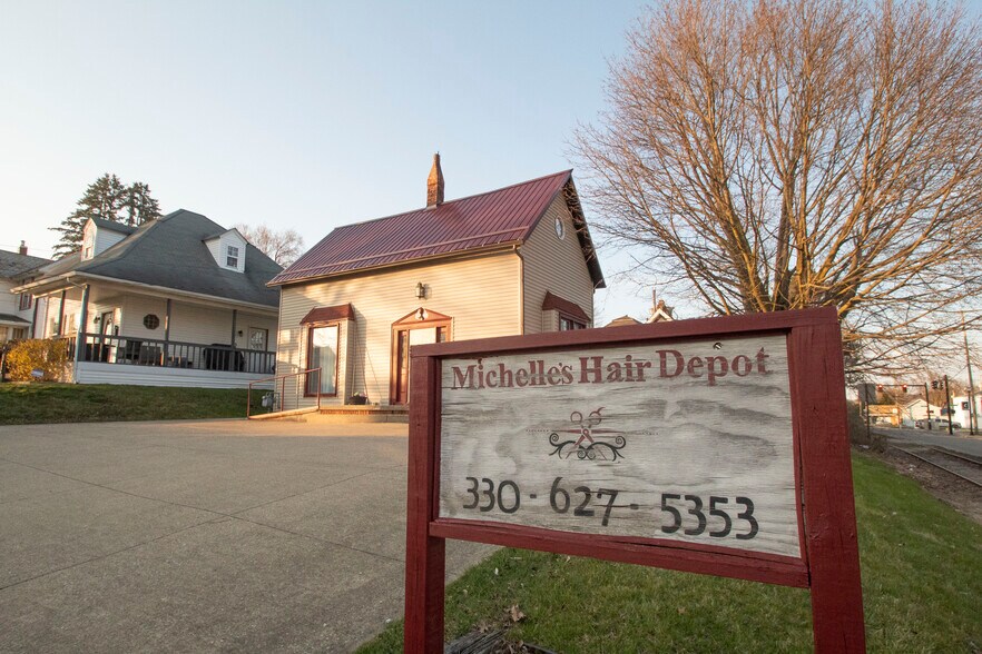 Primary Photo Of 208 2nd St SW, Carrollton Freestanding For Sale