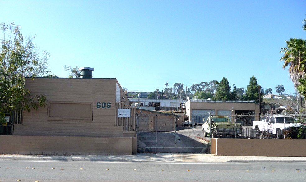 More Photos Of 606 Marshall Ave, El Cajon Service For Lease